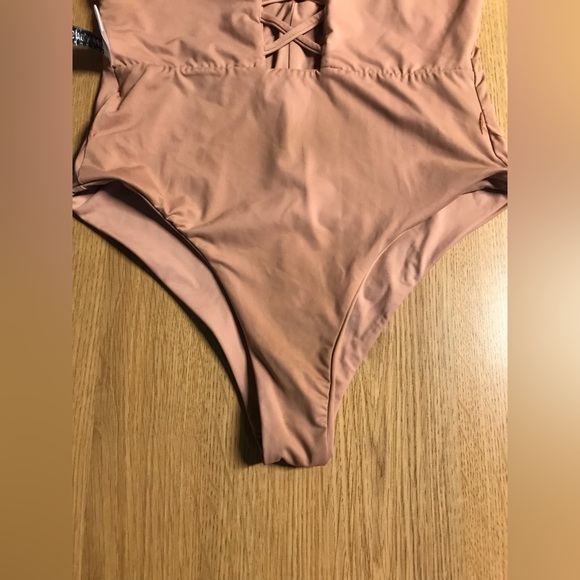 Dippin’ Daisies one piece swimsuit - Picture 6 of 7